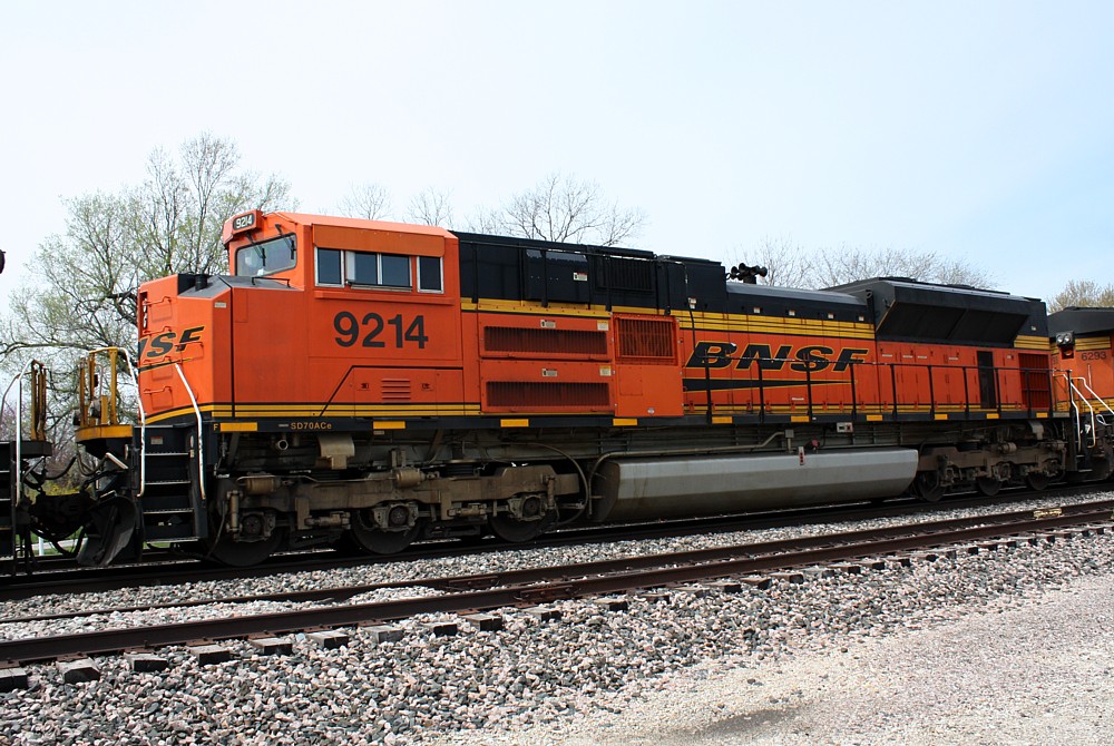 BNSF 9214